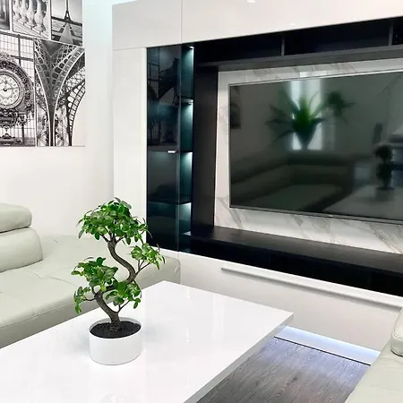 Villa Magnifique De 110m2 - Grand Parking- Pas Loin De Paris *
