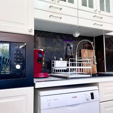 Magnifique De 110m2 - Grand Parking- Pas Loin De Paris Villa