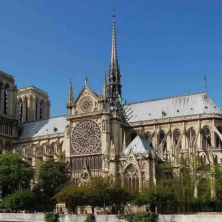 Magnifique De 110m2 - Grand Parking- Pas Loin De Paris