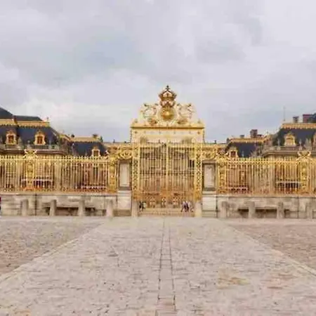 Magnifique De 110m2 - Grand Parking- Pas Loin De Paris *