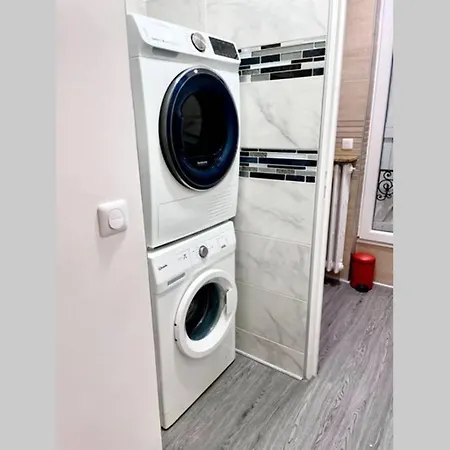 Magnifique De 110m2 - Grand Parking- Pas Loin De Paris Villa